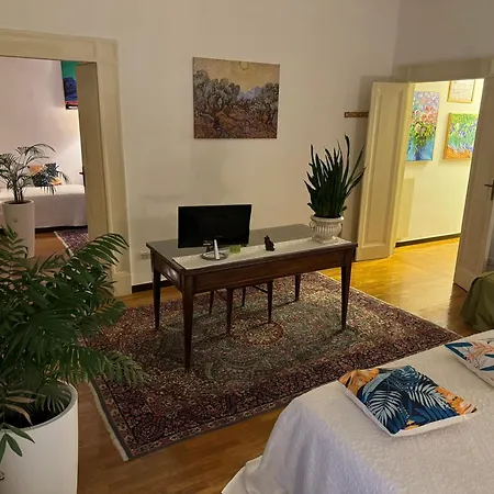 Apartman Interno 12 *