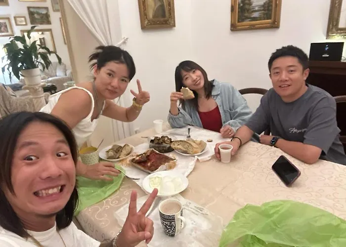 Apartament Interno 12 *