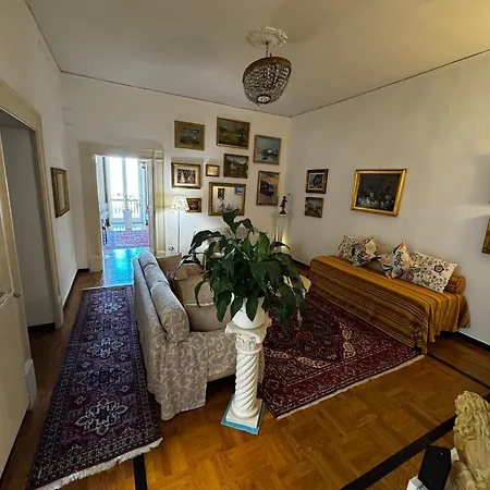 Interno 12 Naples