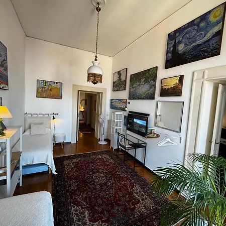 Interno 12 * Naples