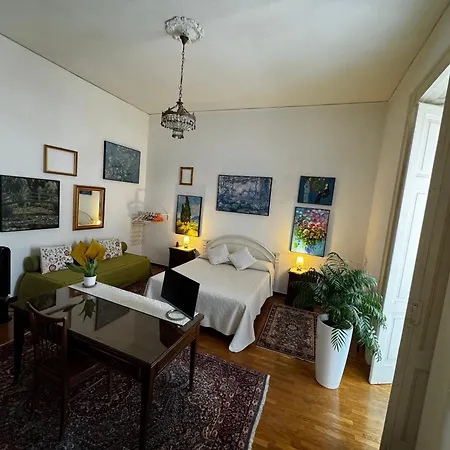 Interno 12 Naples